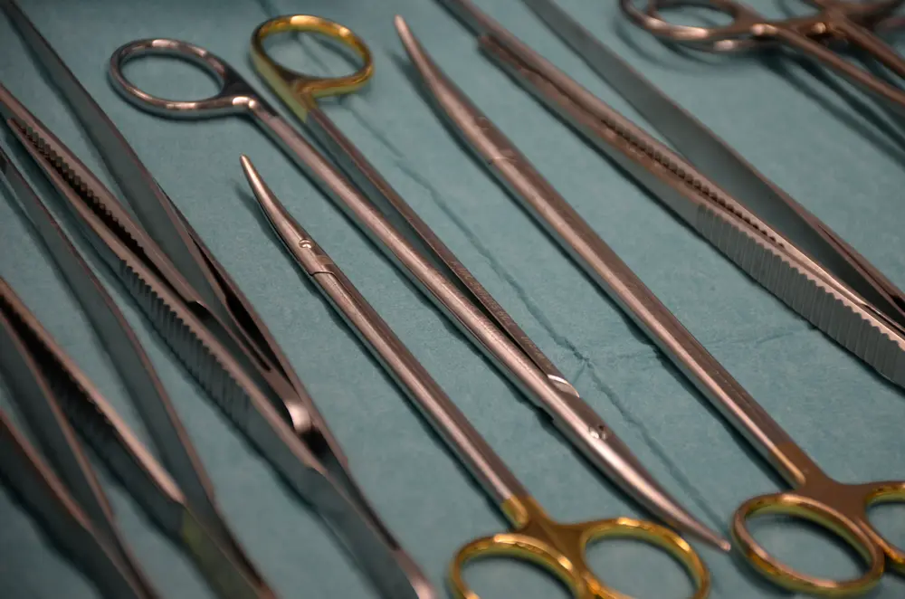 surgical instruments photo 0002